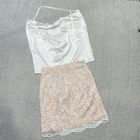 NWT’s HELLO MOLLY BELLE OF THE SKY
TOP WHITE & MADLY INTO YOU SKIRT SET XS/2 - Picture 3 of 8